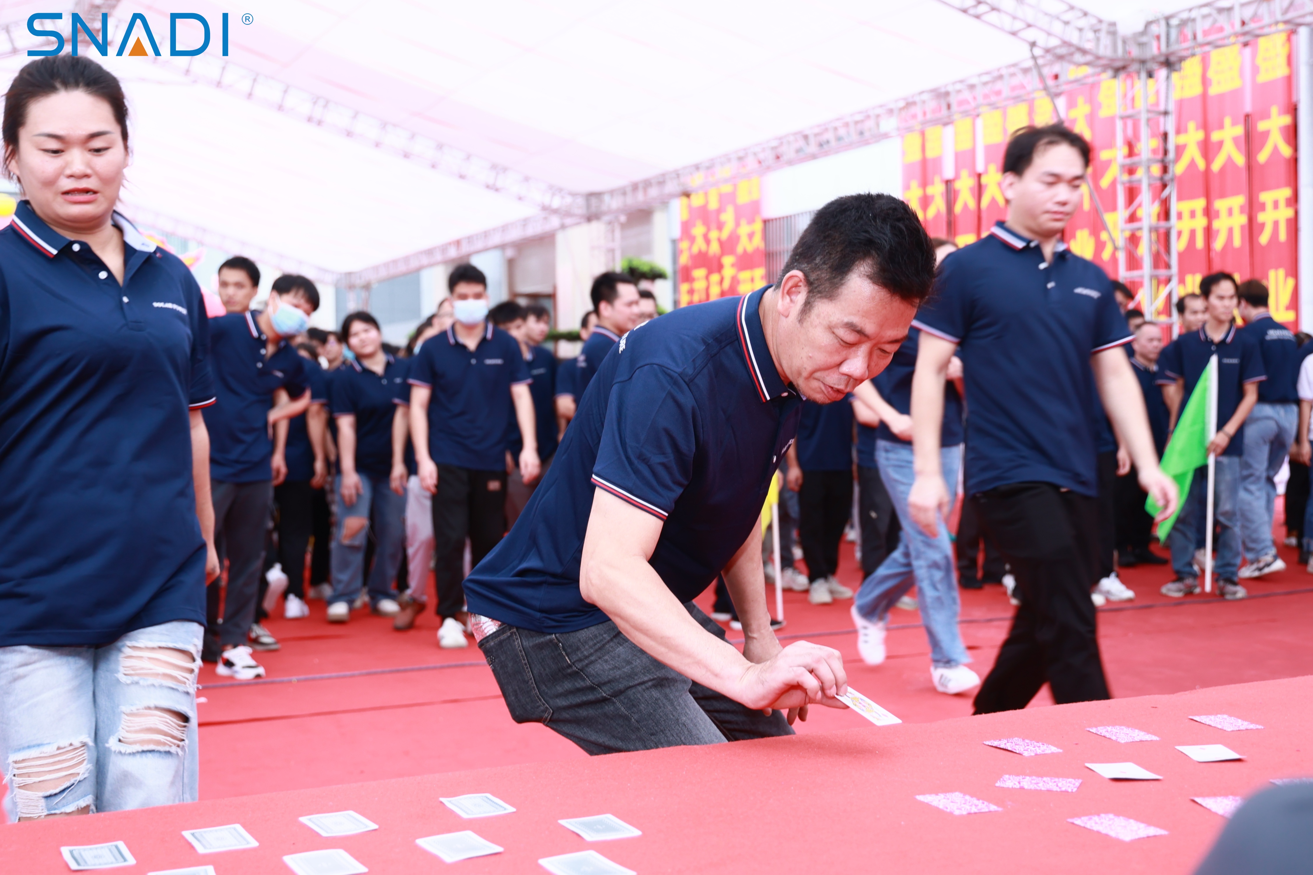 Employee activity Actividad del empleado